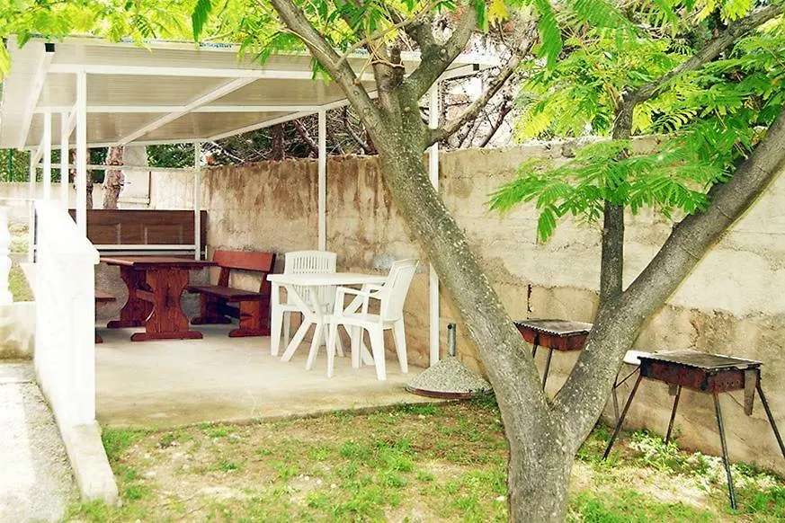 Apartment Studio Baska 5450B Guest House Croatia